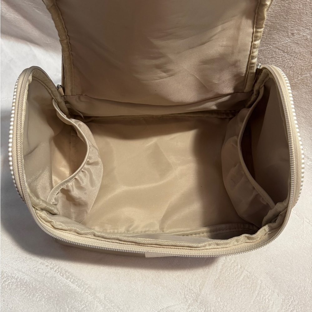 Tender Love + Carry Makeup Bag - Picture 12 of 16